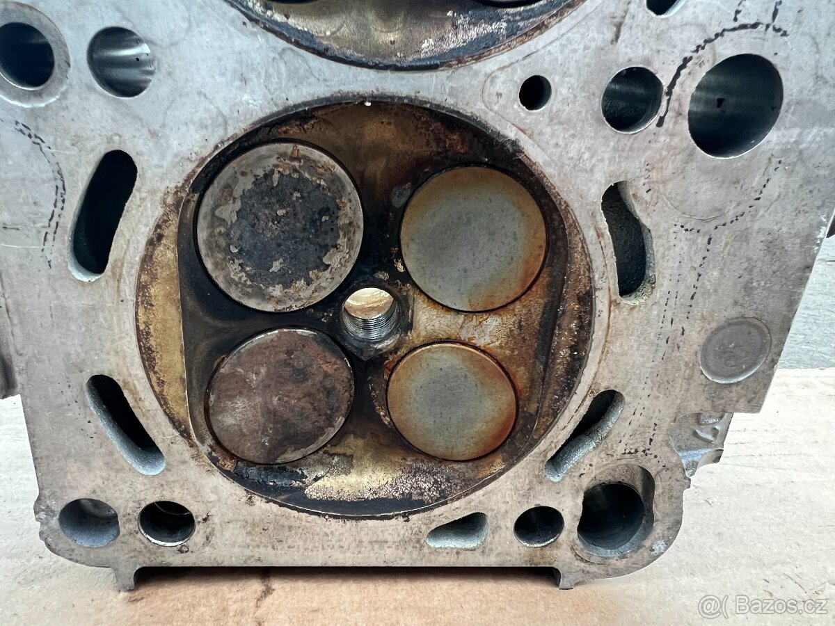 BMW E39 540i M62B44 hlavy motoru - 19