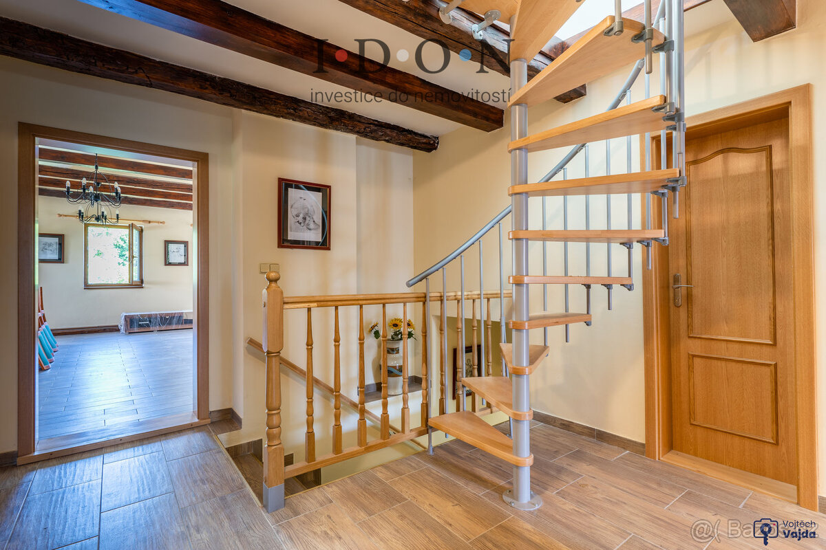 Komerční prostory v Neborech. Budovy + 24.000m2, pozemky, - 19