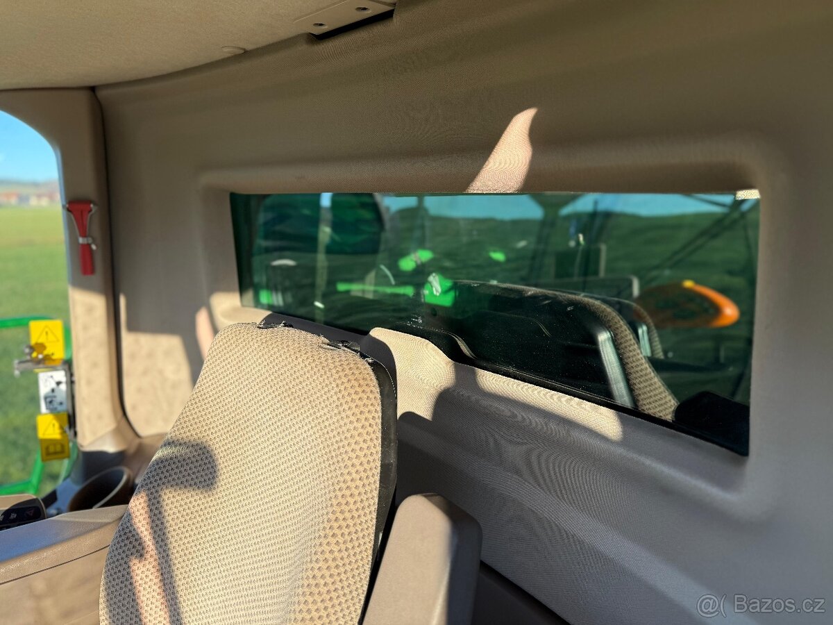 Sklízecí mlátička John Deere S670i Hillmaster - 19