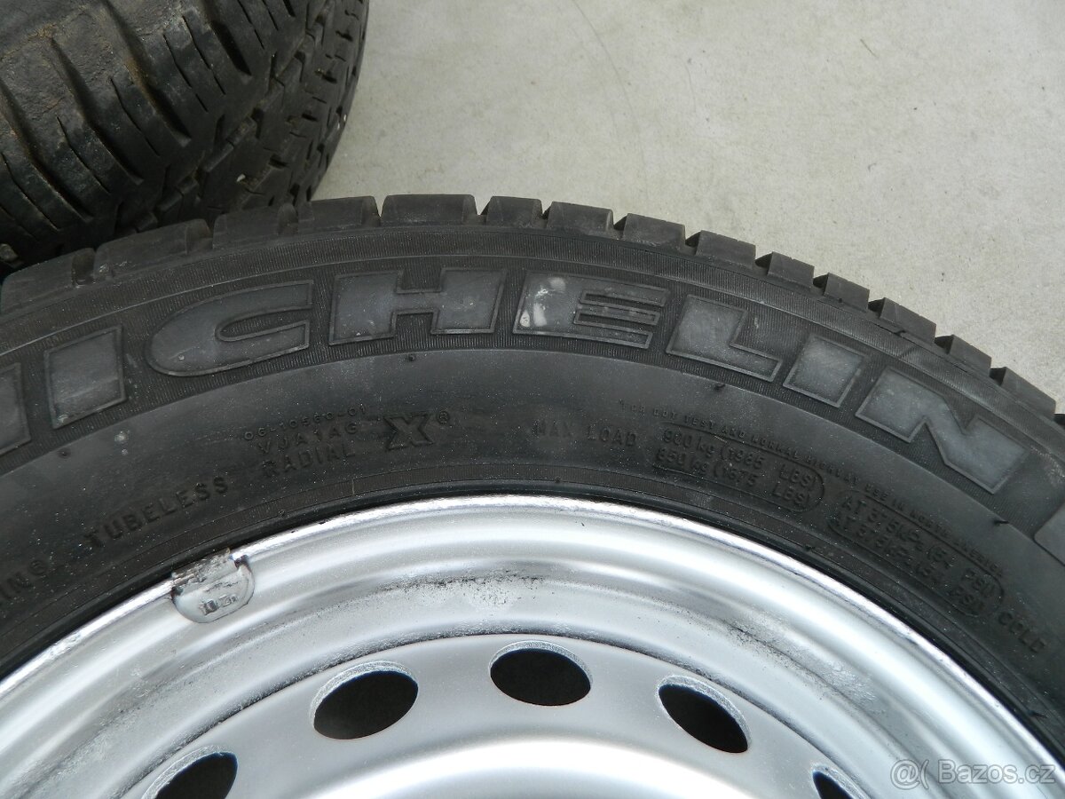 kola ford Transit + pneu R15C - 19