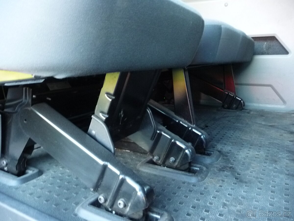 VW TRANSPORTER T5 103kW Long 11/2011 5 MÍST WEBAST0 - 19