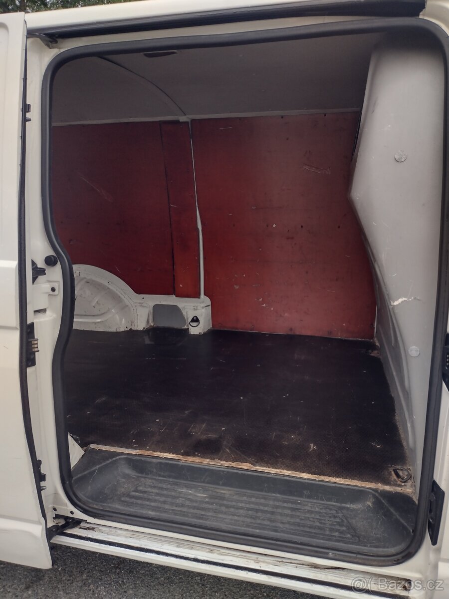 Volkswagen Transporter T5 2.0TDI - 19