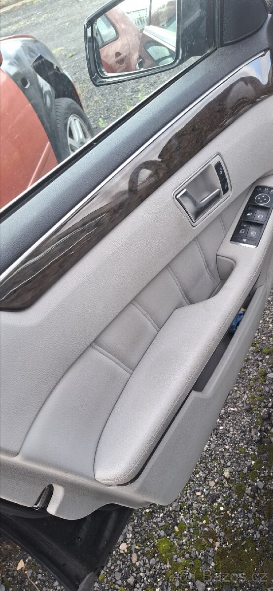 Prodám Mercedes-Benz E S212 - 19