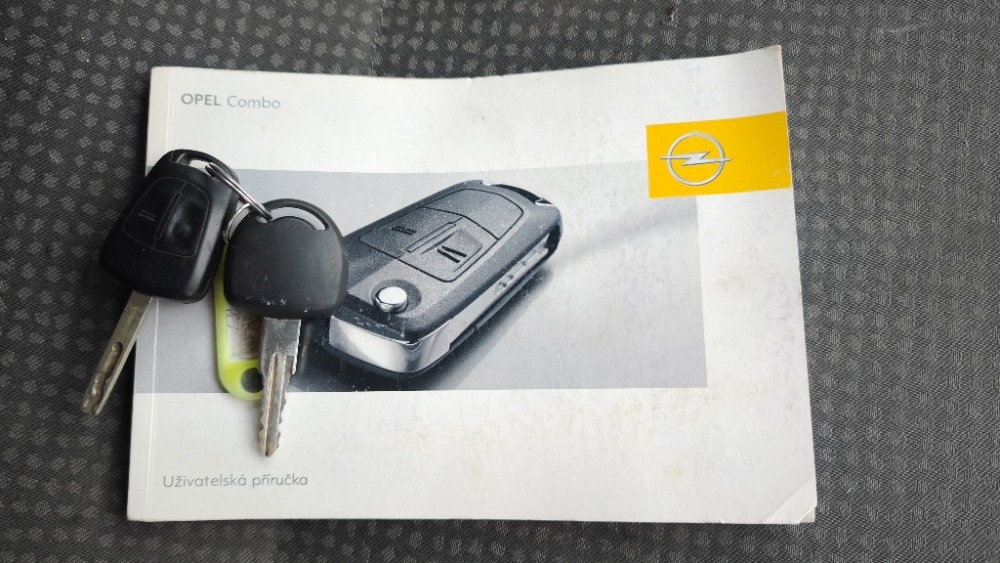 Opel Combo Van 1.6i + CNG 69kw r.v.2009 havar.zadek 2 místa - 19