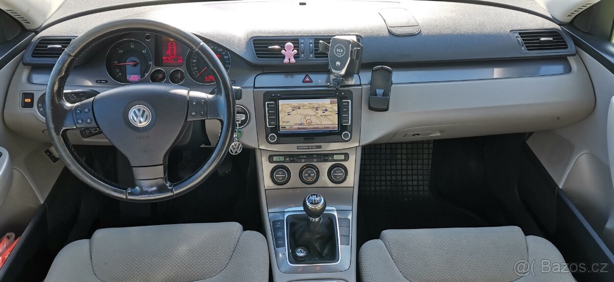 VW Passat B6, 1.9tdi 77Kw+chip, stk 6/2027 - 19