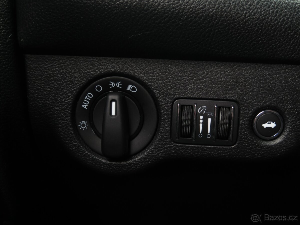 Dodge Challenger, 3.6 V6 - KRÁSNÝ STAV - DPH - 19