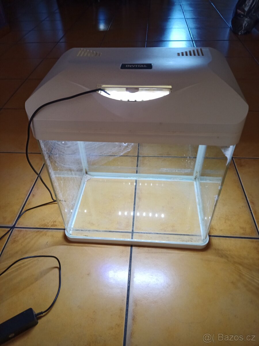 Prodám akvárko s světlením - 19