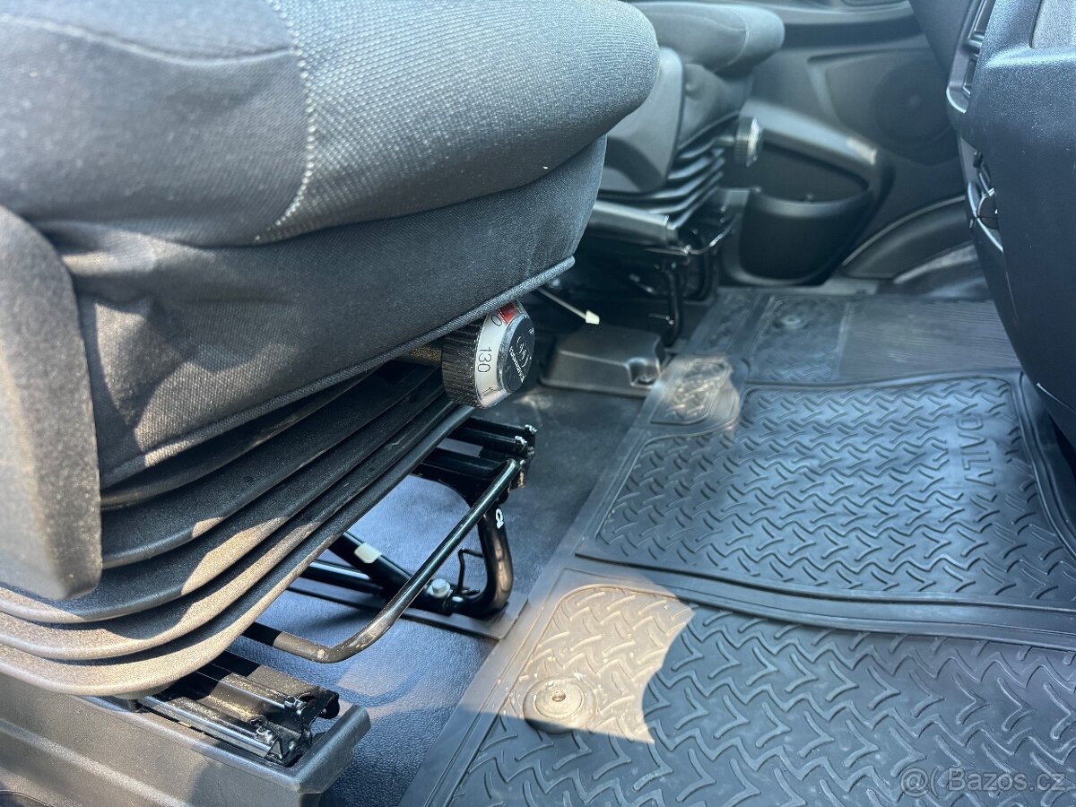 Iveco Daily 2.3 klima automat 6miestne - 19