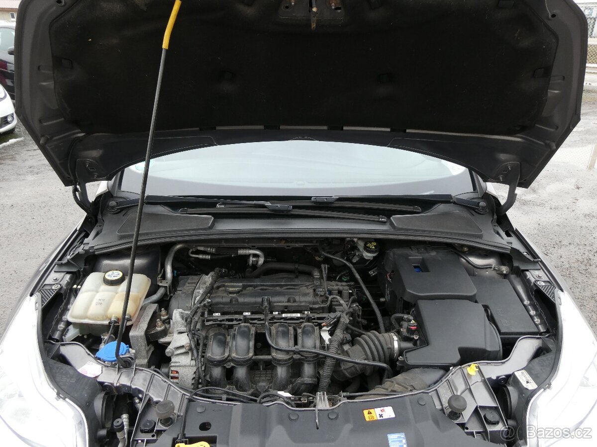 Ford Focus 1.6i 92kW serviska, klima - 19