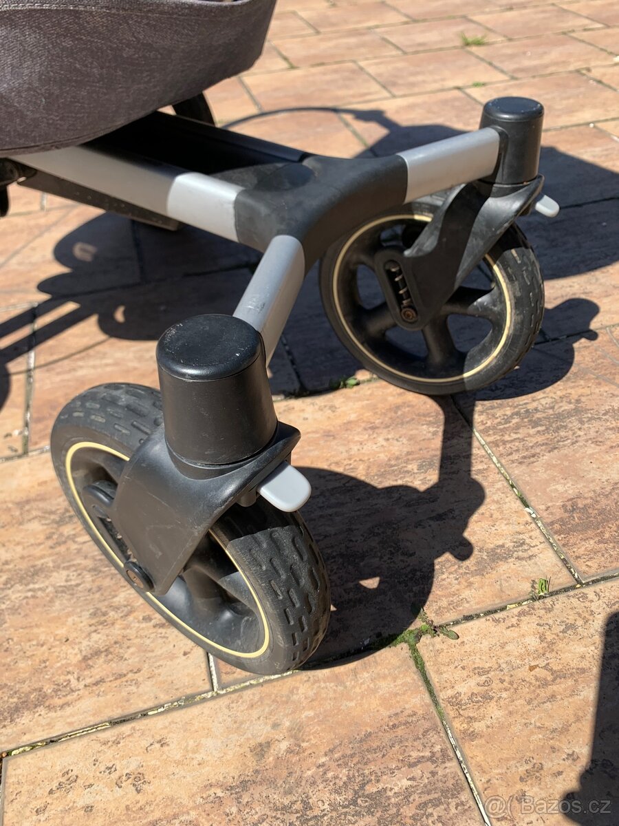 Kočárek Maxi-Cosi Nova 4 Nomad grey - 19