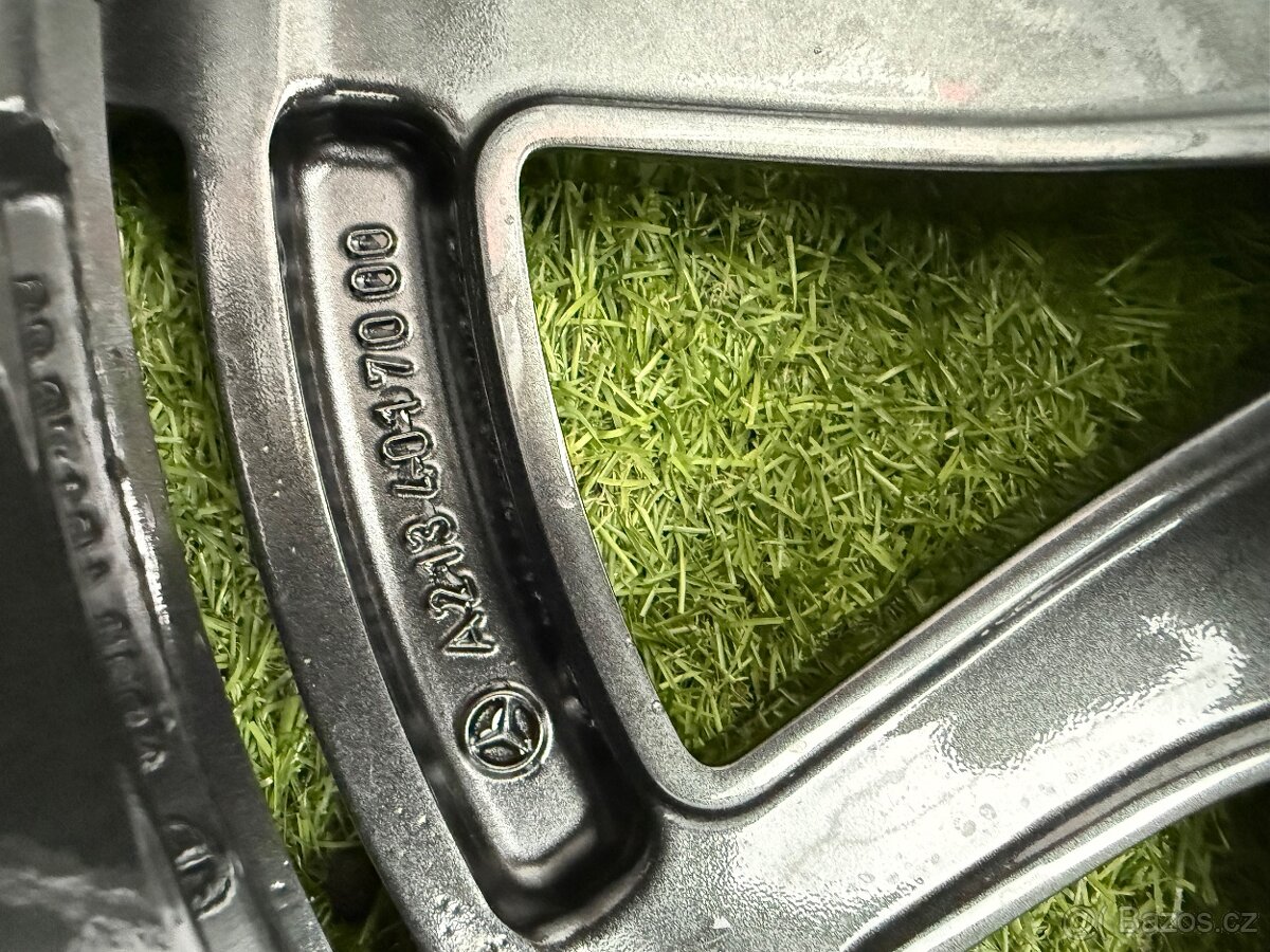 Mercedes E63 AMG W213 - ZÁNOVNÍ ZIMNÍ SADA R19 ORIGINÁL - 19