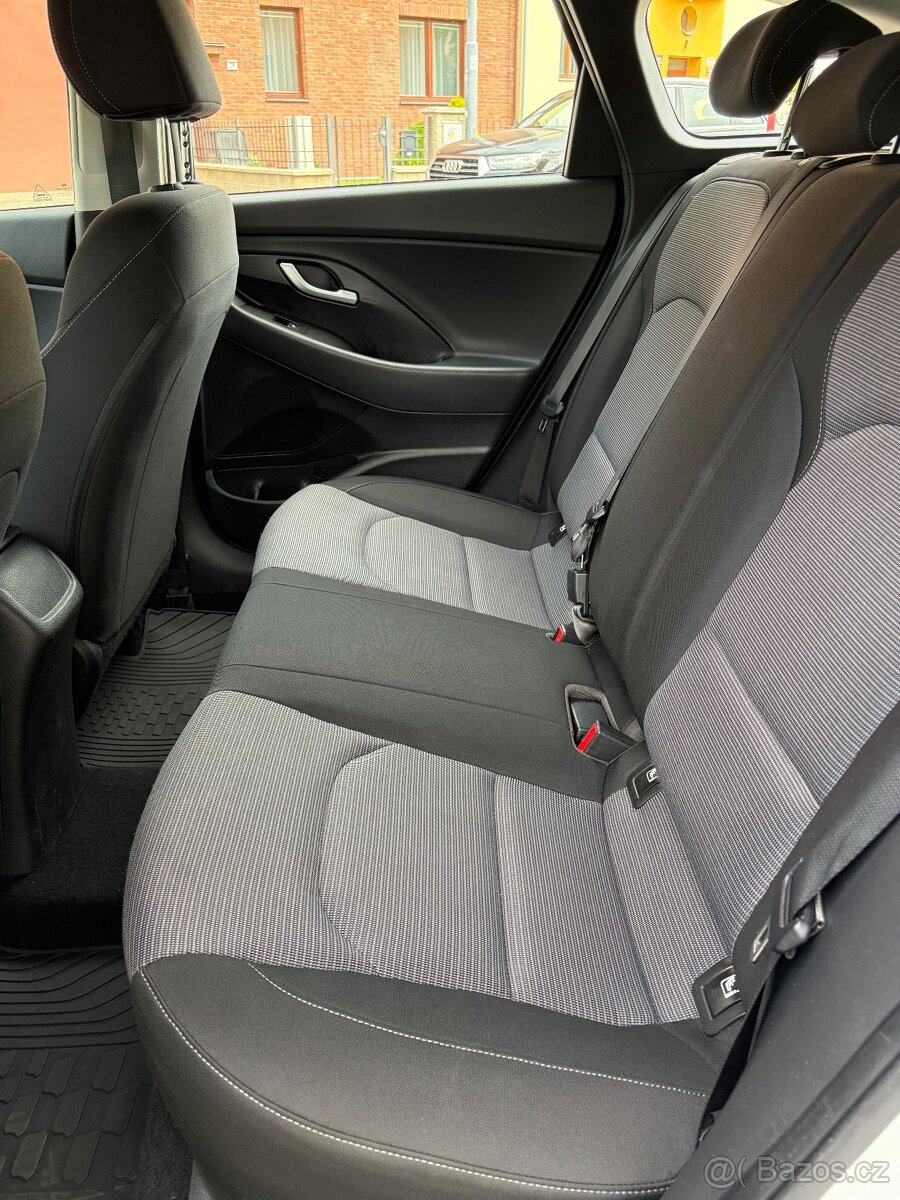 Hyundai i30, 1.6 CRDi automat - 19