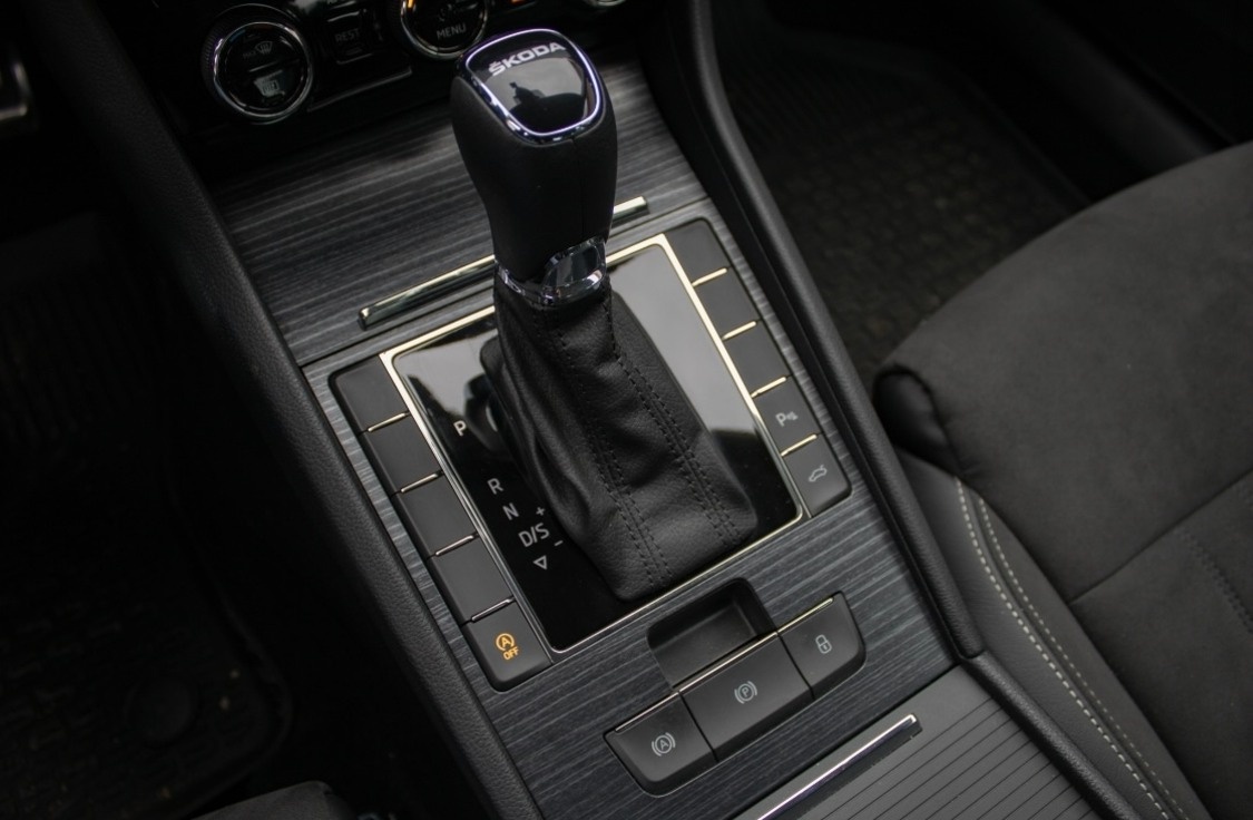 Škoda Superb 2.0 TDI DSG Style - 19