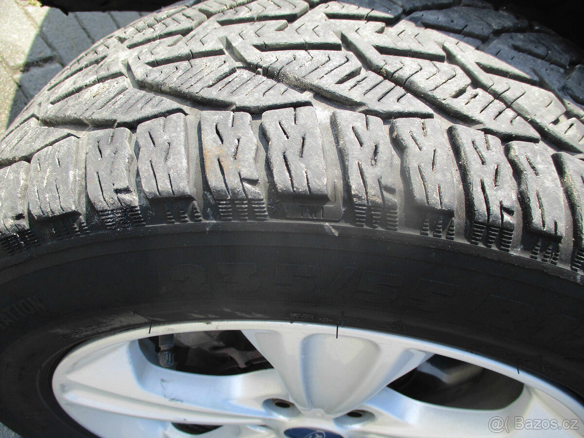 FORD KUGA 2,0 TDCi 110kw 4x4 CZauto 1maj DPH 2016 - 19