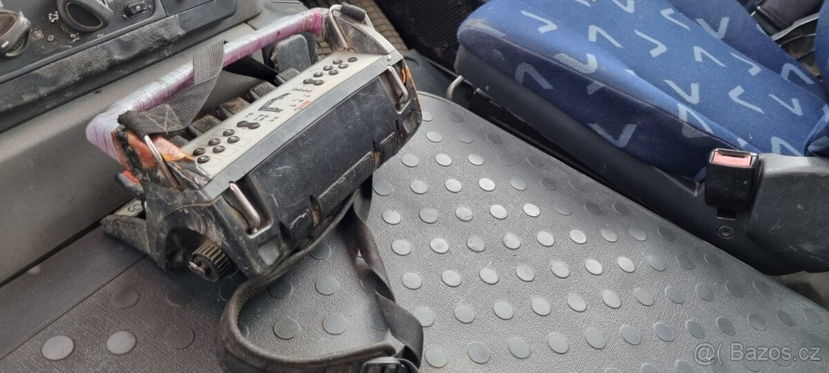 Iveco Trakker 45 8x8 s hr HIAB 144 - 19