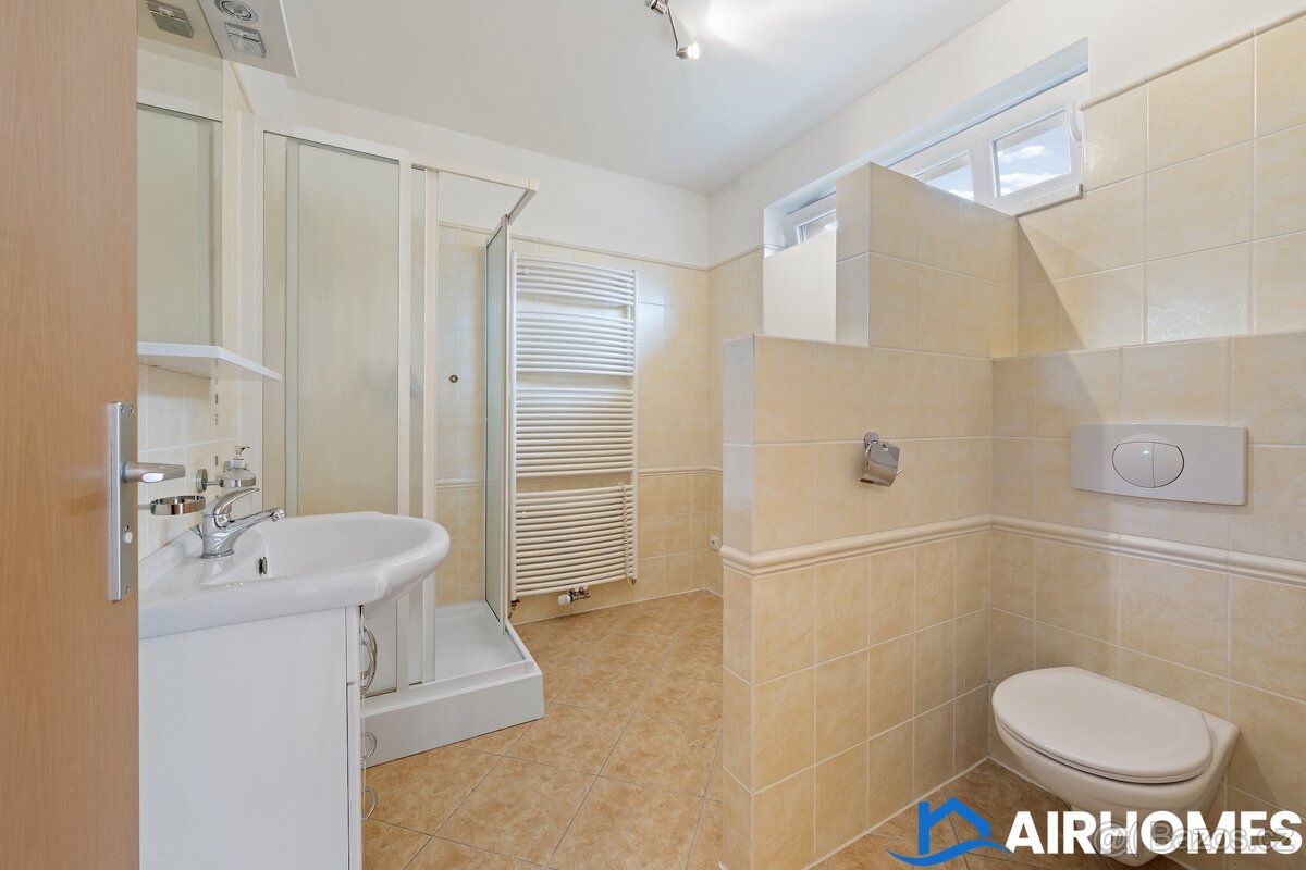 Bydlení se zahradou na hranici Průhonického parku - 19