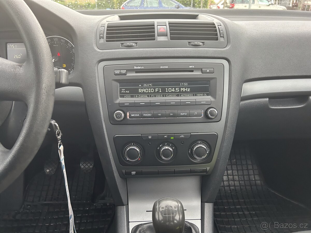 Škoda Octavia II 1.6 TDI Ambition, r.v. 2012 - 19