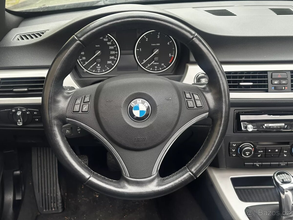 BMW Řada 3 E93 320D 135kW Cabrio Xenony Kamera Kůže Tempomat - 19
