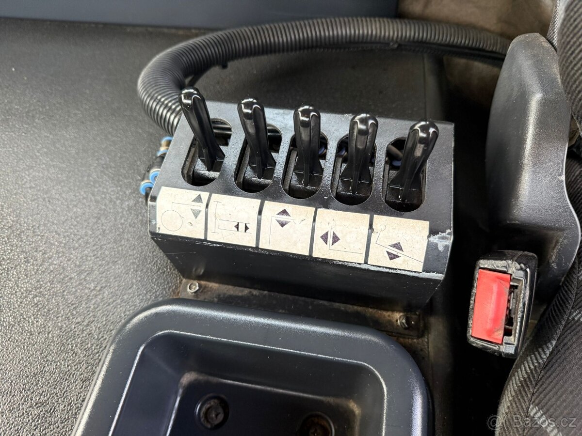 Iveco TRAKKER 6x4 E6 NOSIČ KONTEJNERŮ - 19