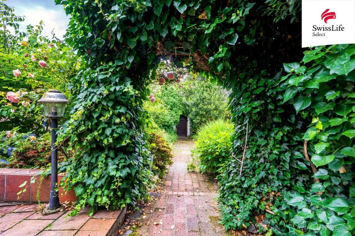 Pronájem rodinného domu 364 m2 Trojská, Praha - 19