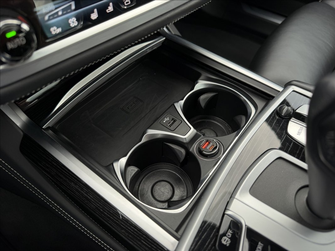 BMW Řada 7 740D Long Individual 2019 - 19