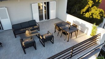 Moderní apartmány u moře, Rogoznica – prodej. Vzdálenost od - 19