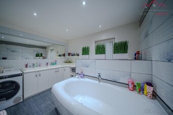 Exkluzivní prodej RD 4+kk/garáž (715 m2) Polní, Spořice - 19