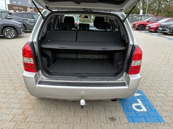 Hyundai Tucson 2.0i 104kW 4x4 KLIMA TAŽNÉ - 19