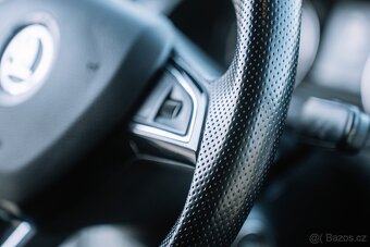 Octavia RS 2.0 TDI – perfektní stav, bohatá výbava, 2x ALU k - 19