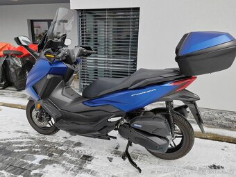 Honda Forza 125 Smart Box-modrá - 19