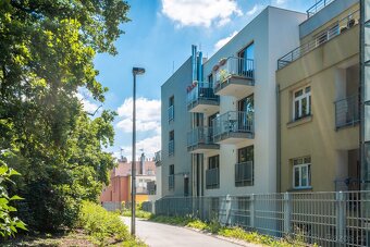 Moderní 2+kk bydlení hned u parku Klamovka, 44m2 - 19