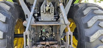 Traktor John Deere 2320 - 19
