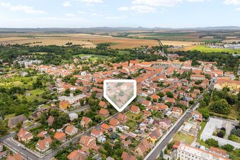 RODINNÝ DŮM 4+1 SE ZAHRADOU VE VELVARECH, ev.č. 00393 - 19