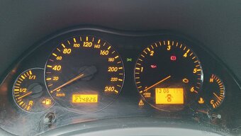 Toyota Avensis kombi T25 2.2D-4D 110 kW - 19