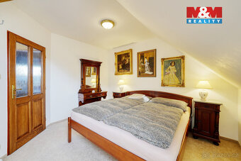 Prodej rodinného domu, 478 m², Veleň, ul. Na návsi - 19