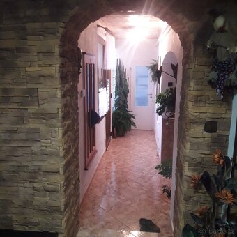 Prodej RD v Rousínově, užitná plocha 230m2, pozemek 1980m2 - 19