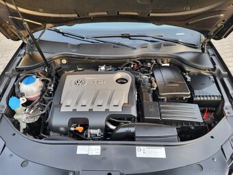 Volkswagen Passat B7 2,0 TDI Highline - 19