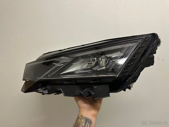 Octavia 4 lift světlo - 19