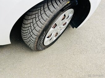 HYUNDAI i 20 1.2 i BENZÍN 55 kW NAJETO JEN 49 TIS KM - 19