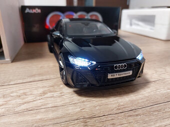 model auta Audi RS7 Sportback + dialkové +svetlá 1:18 - 19