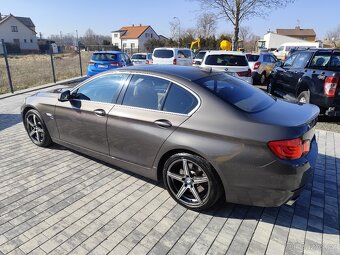 BMW Řada 5, 550I XDRIVE - 19