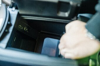 Mercedes-Benz V 300d EXCLUSIVE L 4MATIC, ČR, odpočet DPH - 19