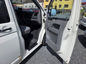 Volkswagen Transporter 2.5 TDI 9 míst TZ - 19
