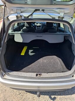 Ford Focus 2 combi 2.0 nafta 100 kw - 19