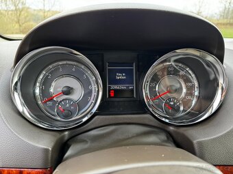 Chrysler Town country - 19