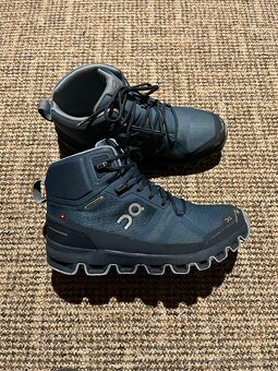 19x Dámské boty On Running Cloud, velikost 38 - 38,5 - 19