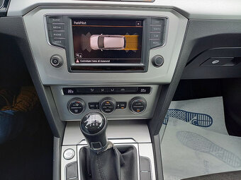 Volkswagen Passat 2,0Tdi 110kw klima+Navi+SERVIS - 19