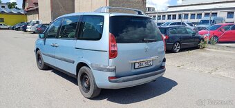 Peugeot 807 2.2  94kw 7 míst - 19