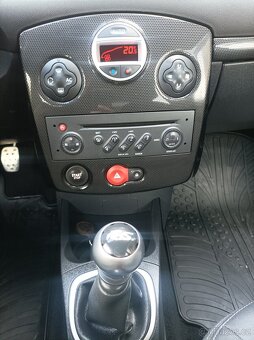 Prodám Clio sport 2.0.  145 kW - 19