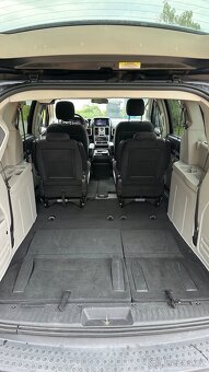 Chrysler Grand Voyager 2.8 CRD Automat - 19